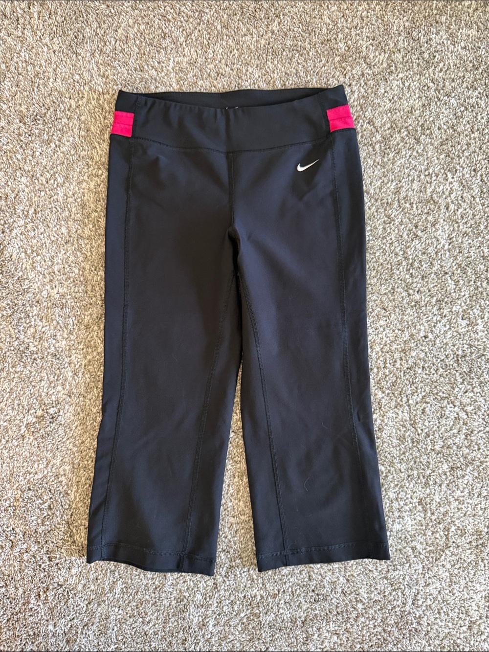 Nike Black Cropped Athletic Capri Athletic Pants with Pink Waist Accents